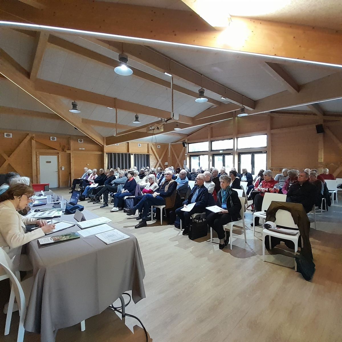 Adhérents réunis lors de l'assemblée départementale