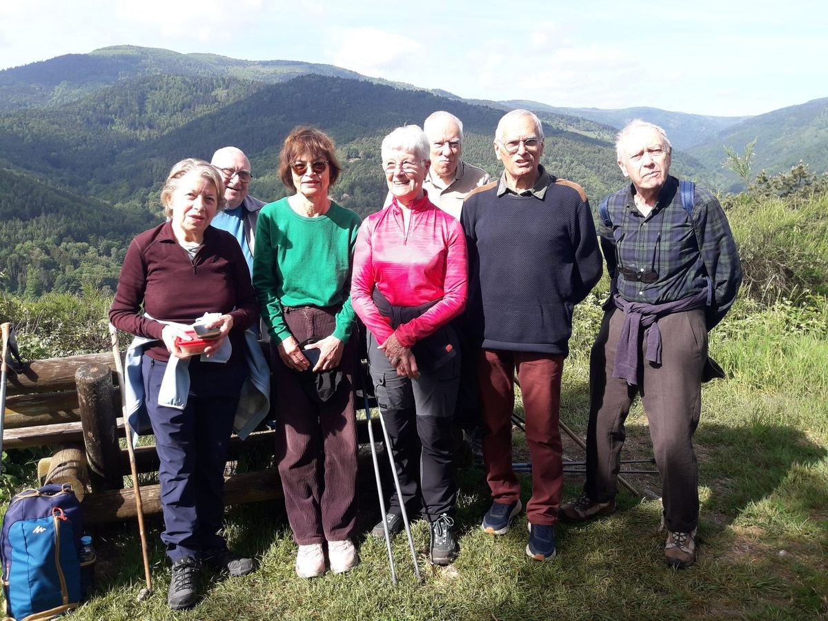 Groupe de marcheurs de l'ANR-68 lors de la marche de Soultzmatt